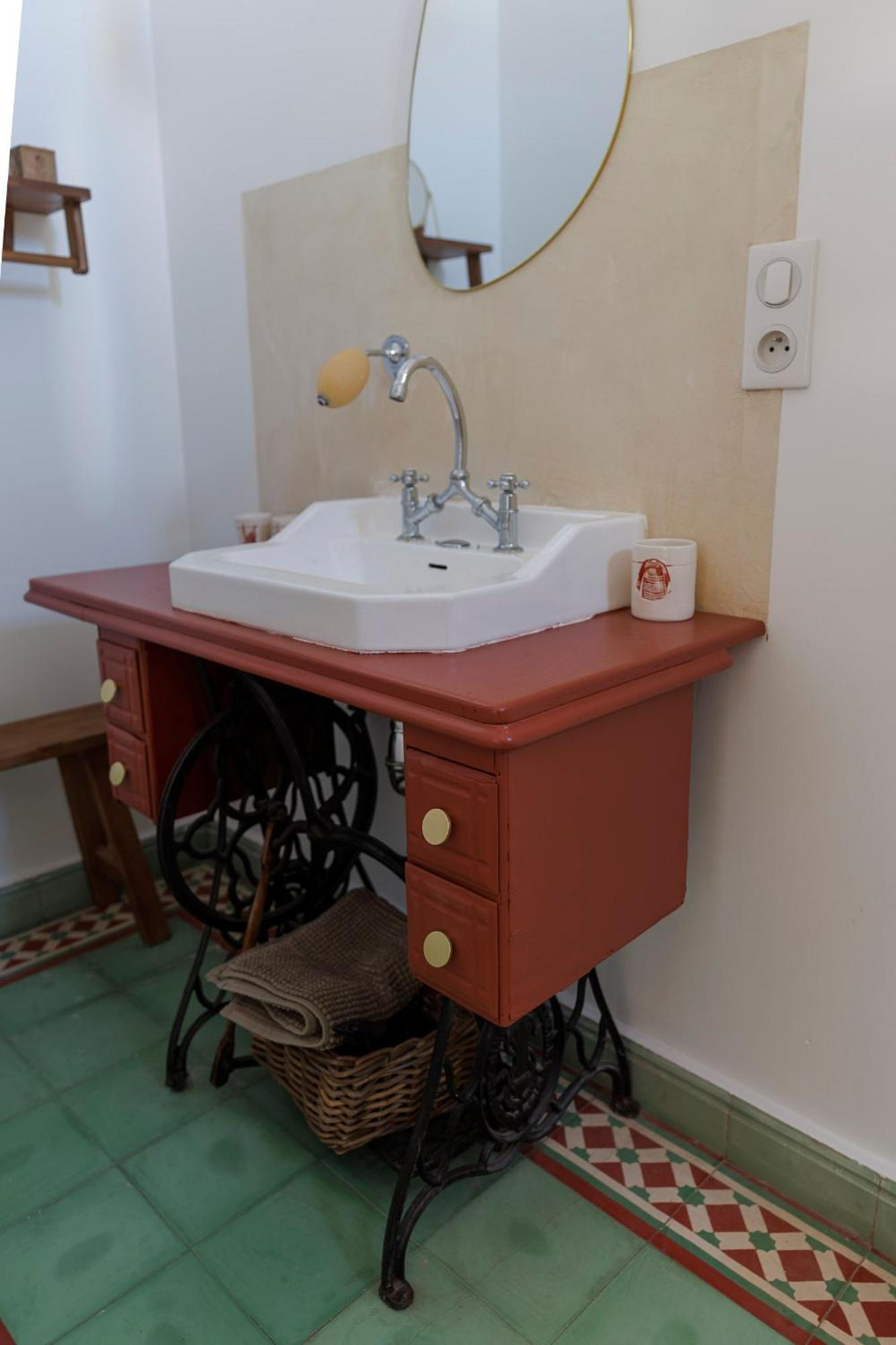Chambres D'Hotes L'Oreliane En Provence Only Adult Châteauneuf-de-Gadagne Εξωτερικό φωτογραφία