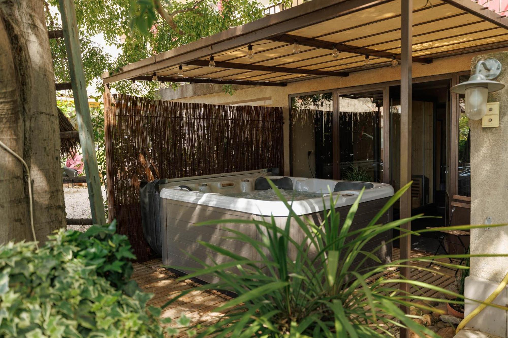 Chambres D'Hotes L'Oreliane En Provence Only Adult Châteauneuf-de-Gadagne Εξωτερικό φωτογραφία